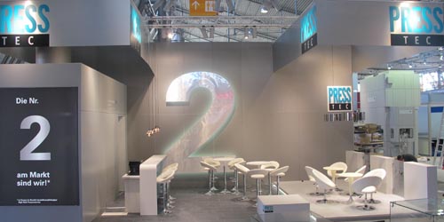 Presstec Blechexpo Messebau, Designmessestand, Kopfstand